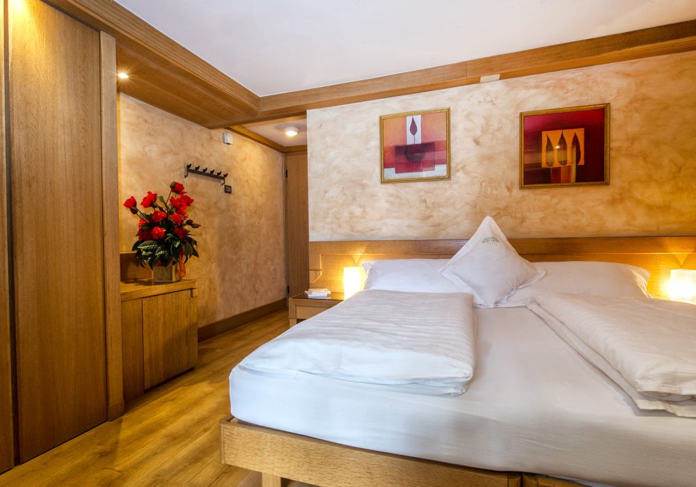 hotel-sertorelli-romantic-suite1